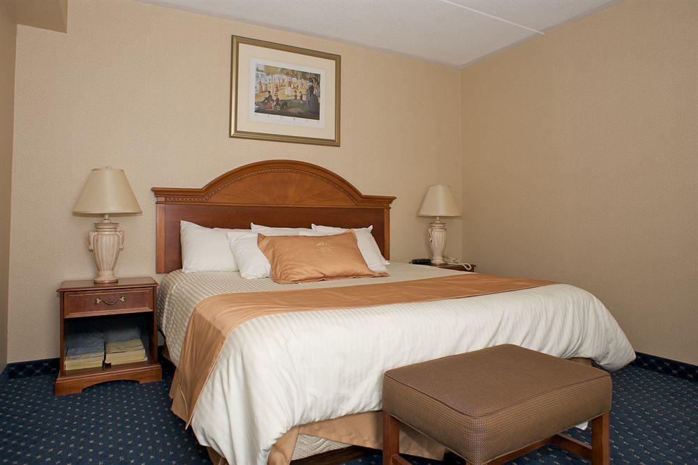Monte Carlo Inn Toronto West Suites Mississauga Room photo